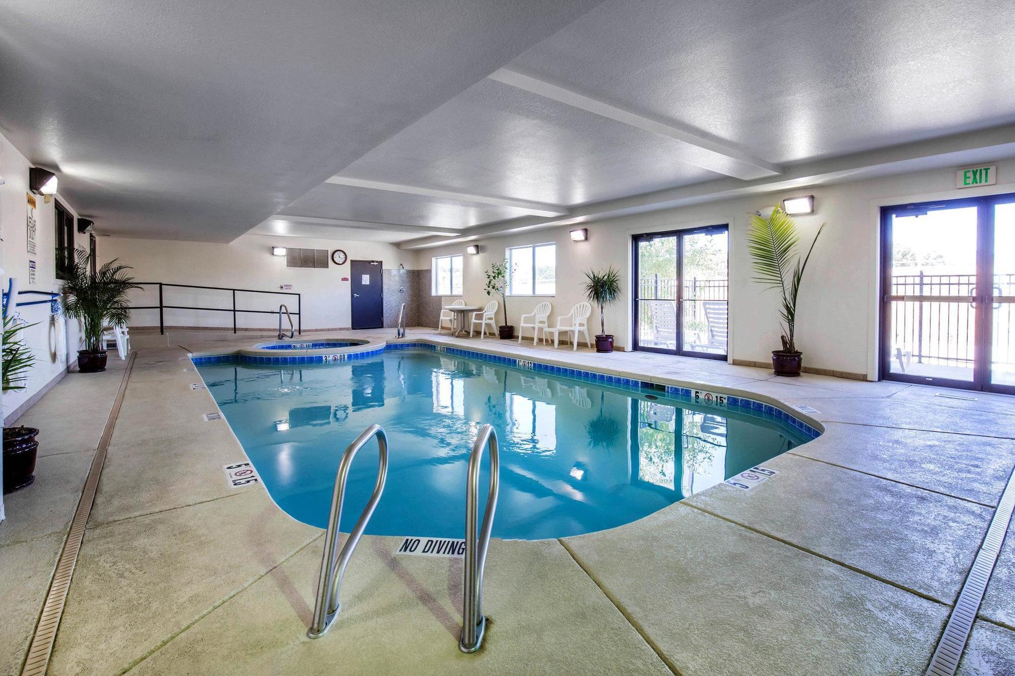 Surestay By Western Hotel Buffalo